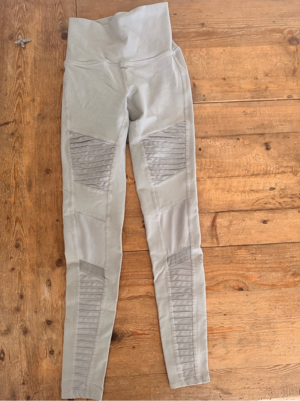 ALO Yoga Light Grey Moto-Panel Jeggings